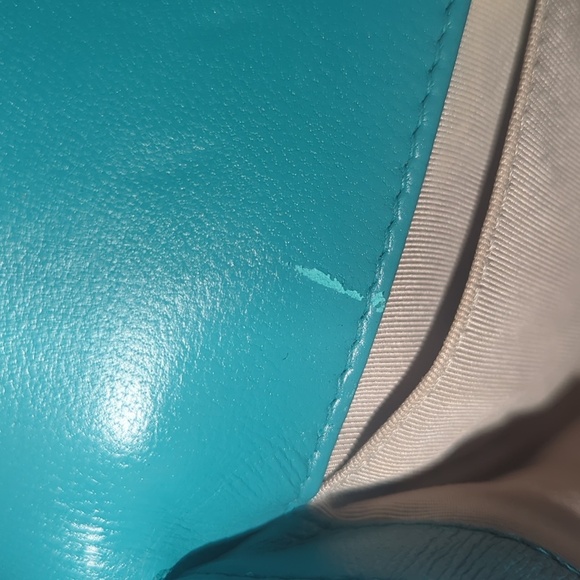 Chanel Boy Bag Turquoise Quilted Lambskin Authentic Rare Like New - Picture 9 of 12